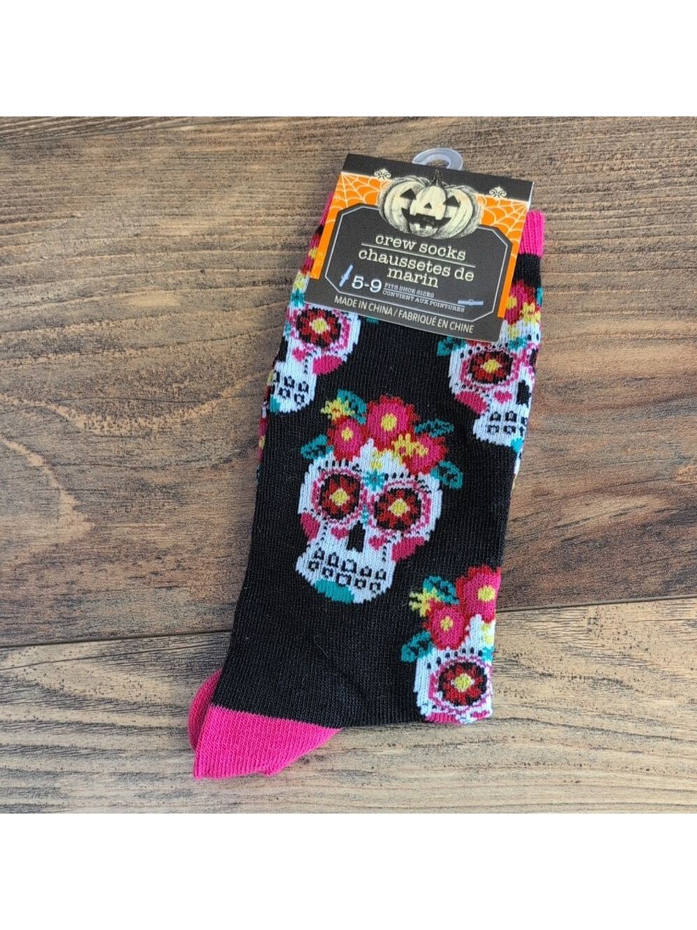 NWT Sugar Skull Pattern Day of the Dead Crew Socks